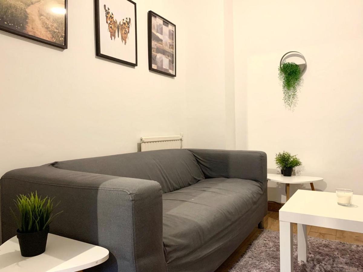 Private Bedrooms In A Flat! Home Away From Home! Shared Bathroom Лондон Екстер'єр фото